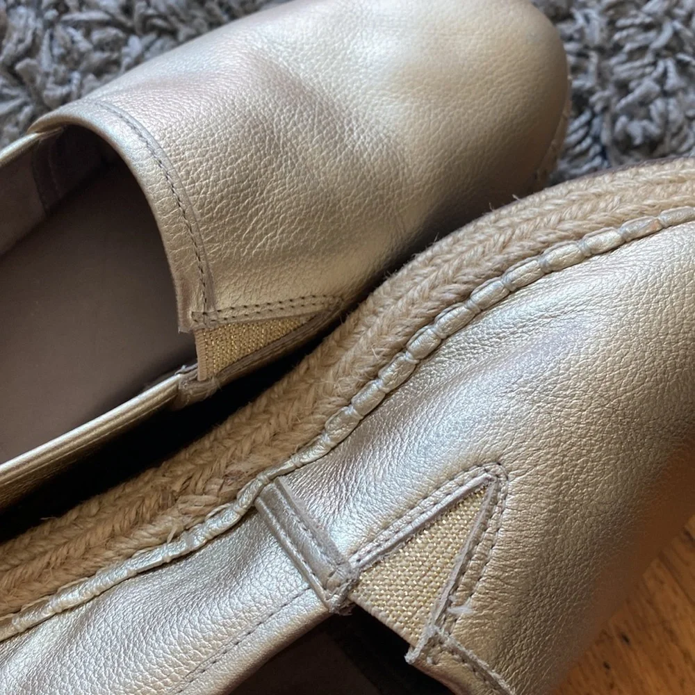 Chocolat Blu Shoes Womens Espadrille Slip On Flats Gold Faux Leather Casual 37